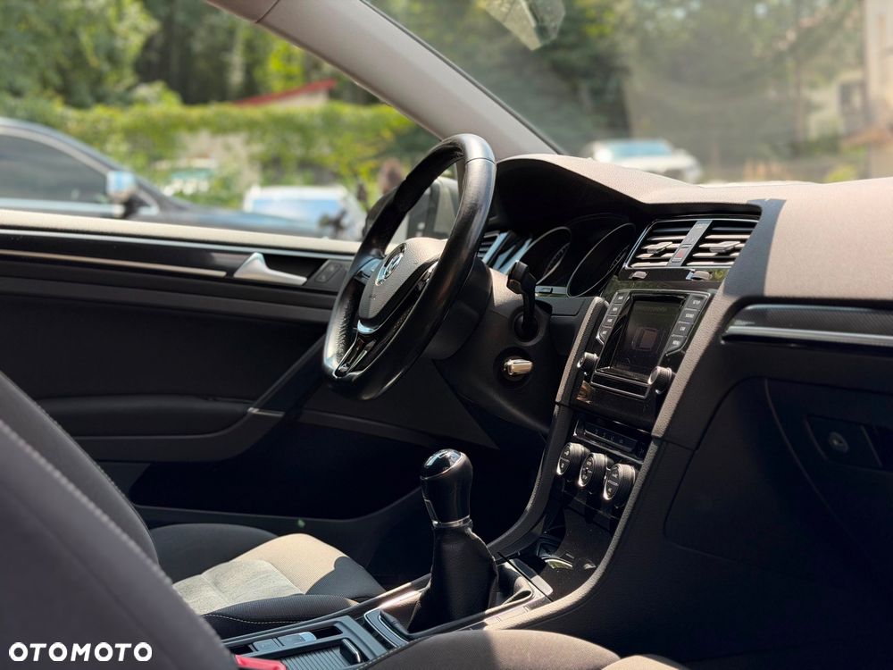 Volkswagen Golf 1.6 TDI Highline - 9