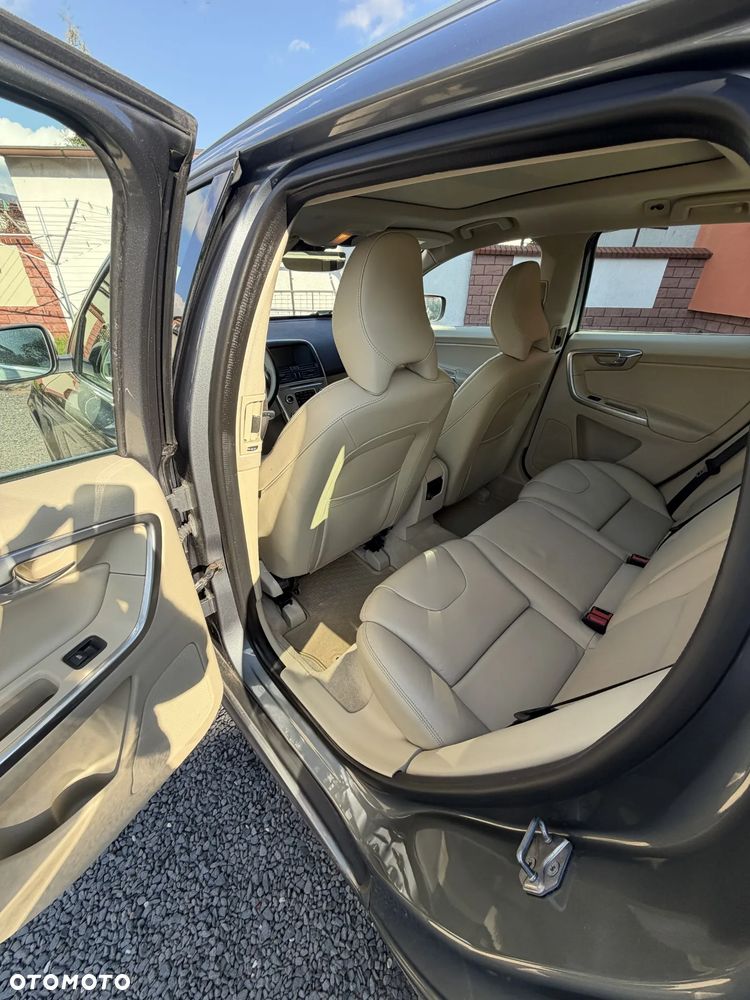 Volvo XC 60 - 8