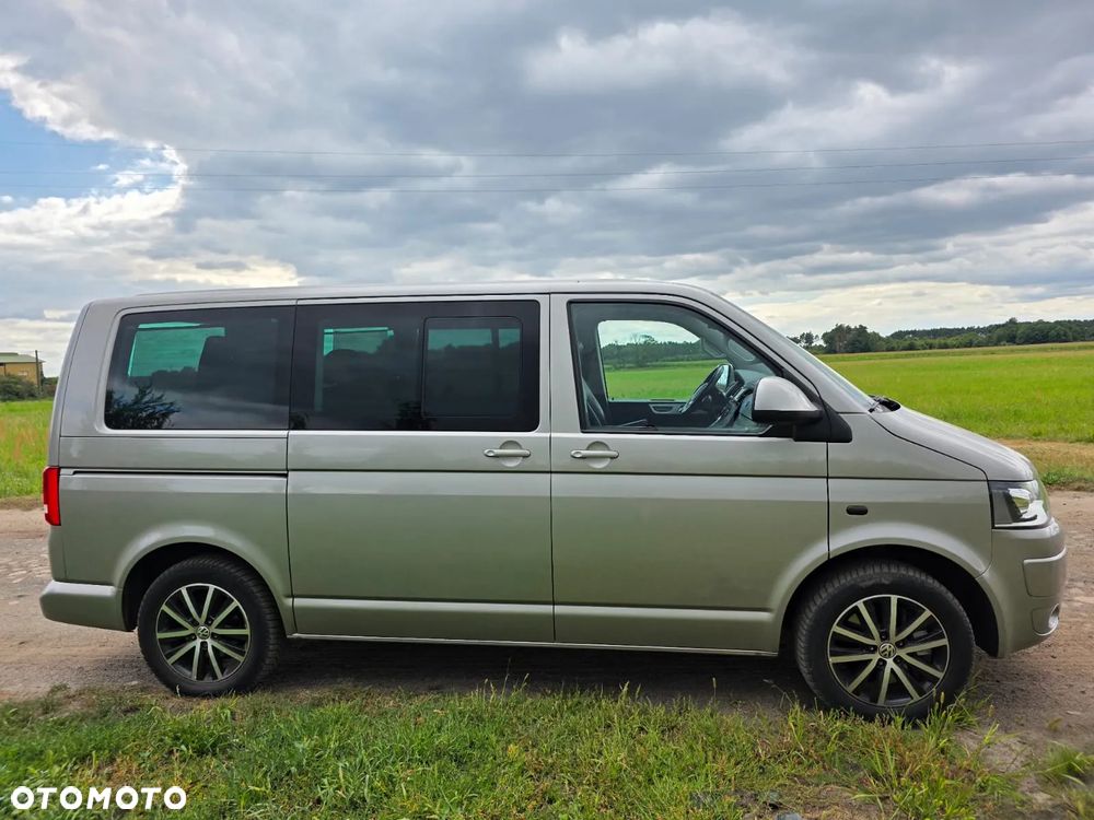 Volkswagen Multivan - 32