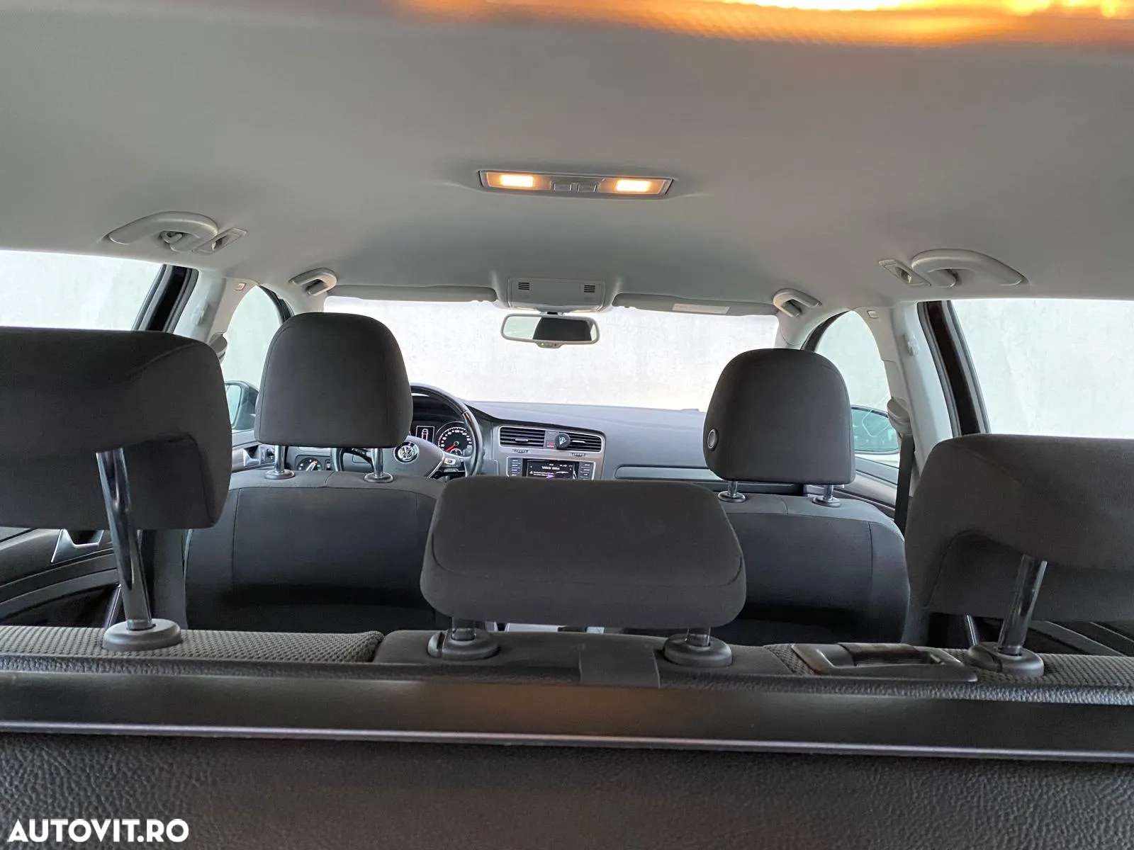 Volkswagen Golf 1.6 TDI BMT Comfortline - 18