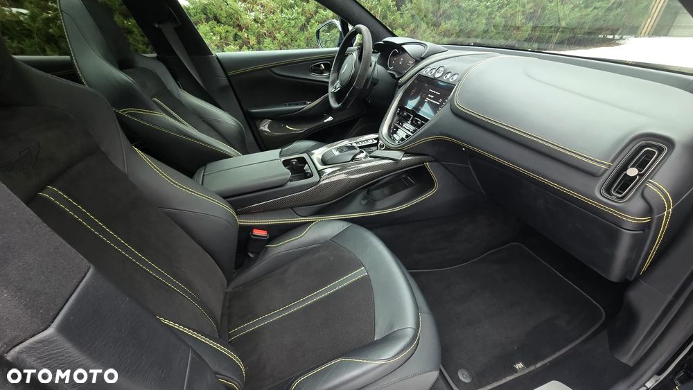Aston Martin DBX - 18