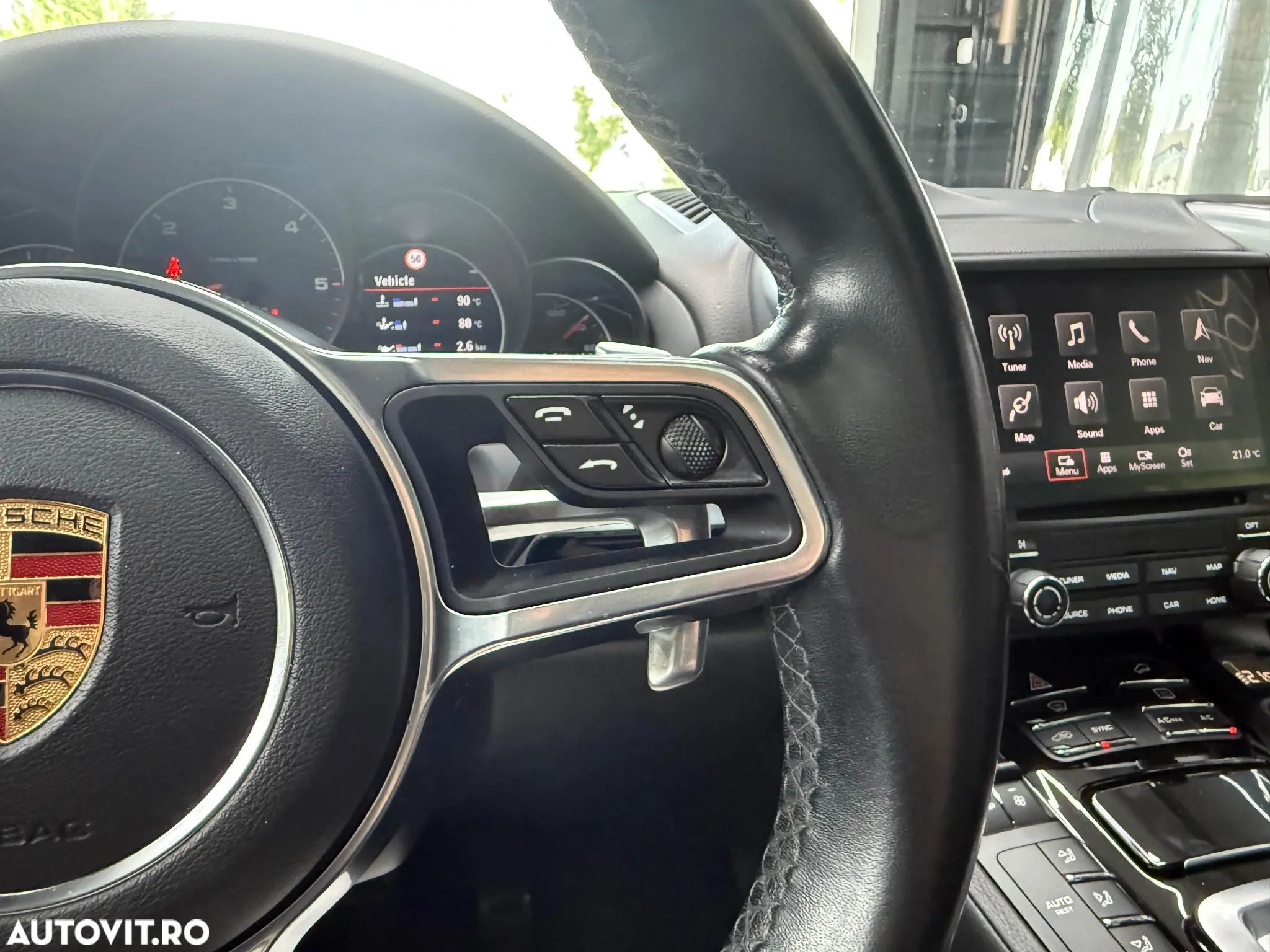 Porsche Cayenne 3.0 L - 21