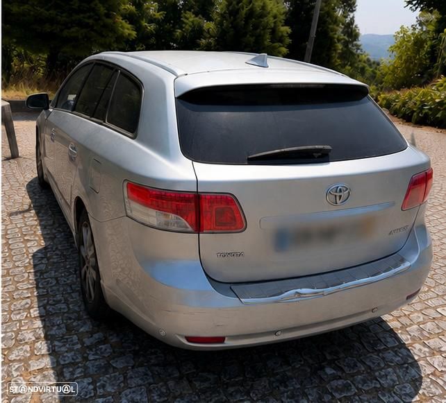 Toyota Avensis SW 2.0 D-4D Exclusive +Pele+GPS - 2