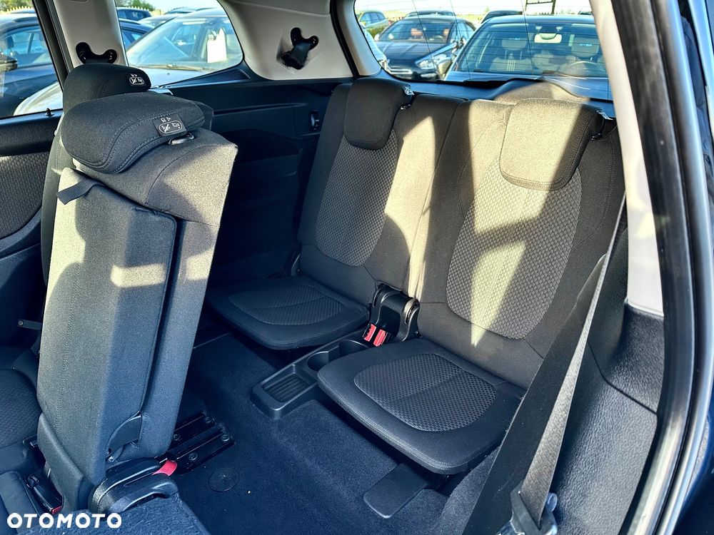 BMW Seria 2 218d - 36