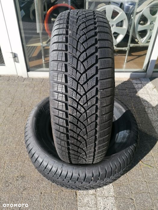 215/65R16 98H Goodyear Ultragrip perfomance para Zima - 3