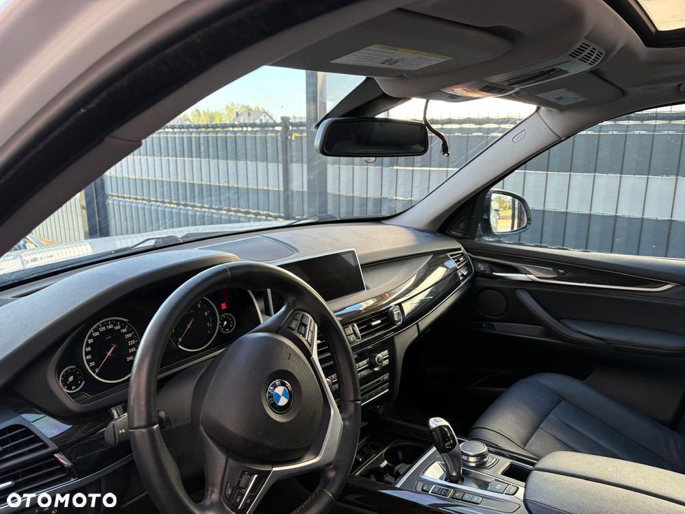 BMW X5 xDrive35i - 24