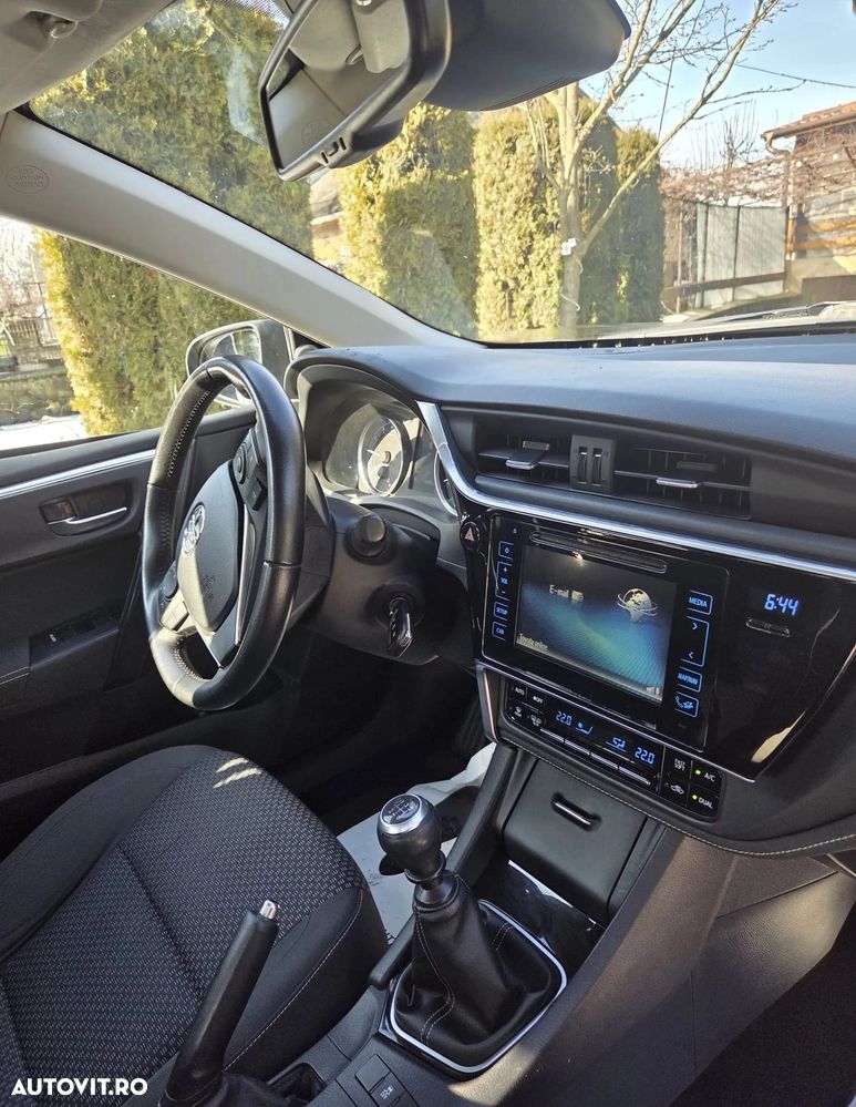 Toyota Corolla 1.6 Valvematic Luna - 3