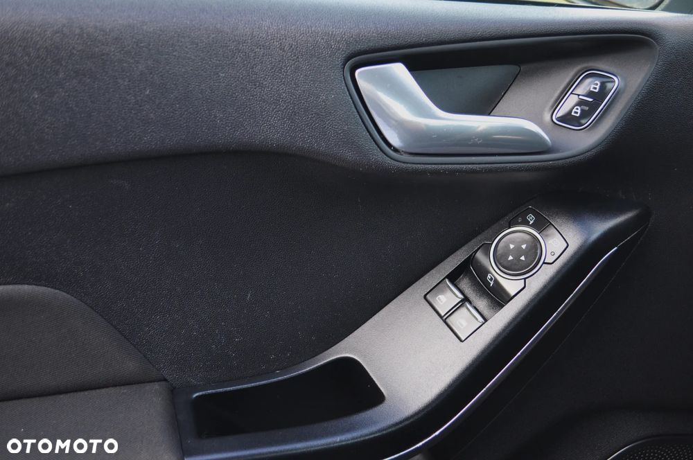 Ford Fiesta 1.0 EcoBoost S&S ST-LINE - 32