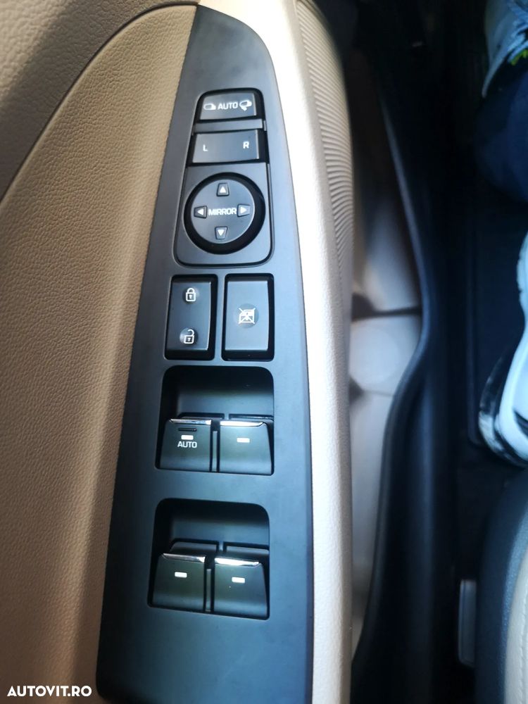 Hyundai Tucson 2.0 CRDI 4WD Automatik Premium - 14