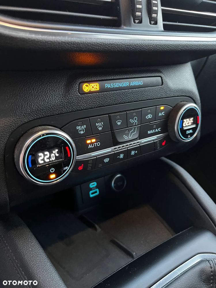 Ford Kuga 1.5 EcoBlue FWD Titanium X - 24