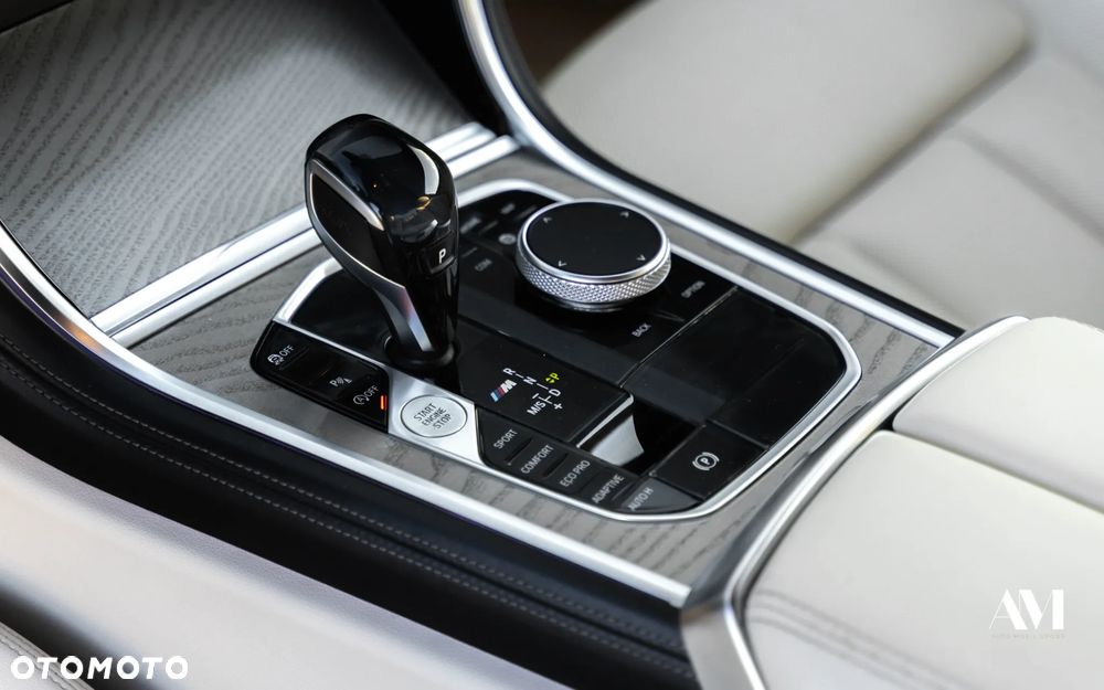 BMW Seria 8 M850i xDrive - 22
