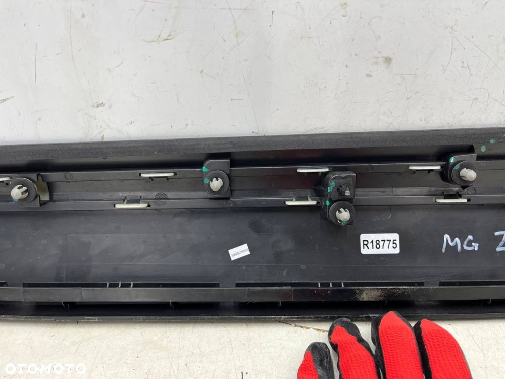 Listwa MG ZS II 24r.- prawa przednia dolna nakładka drzwi bocznych prawy przód 11410356r - 14