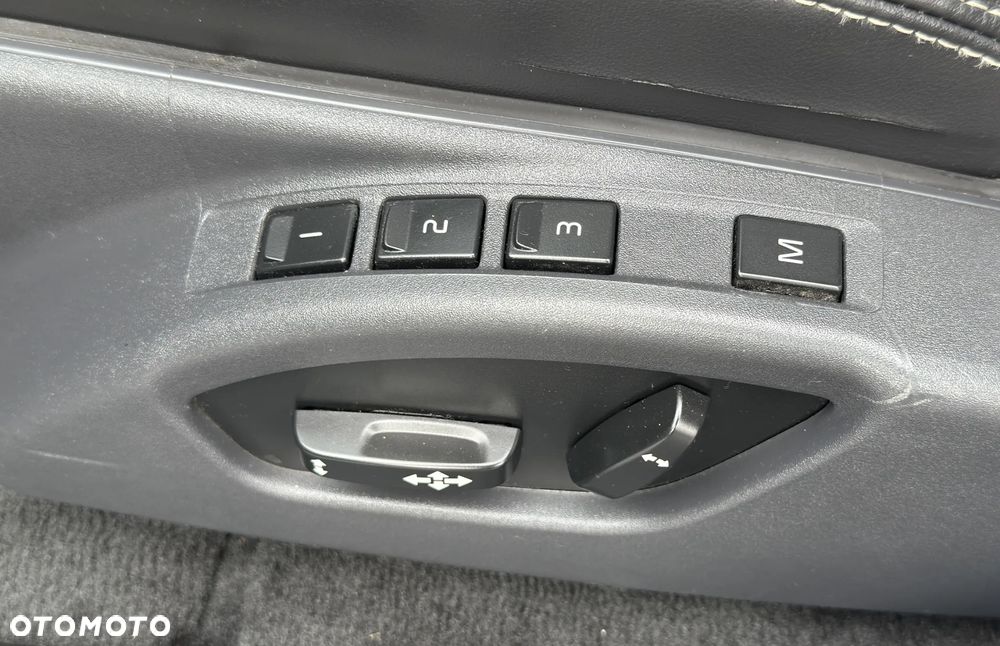 Volvo XC 60 D5 AWD RDesign - 18