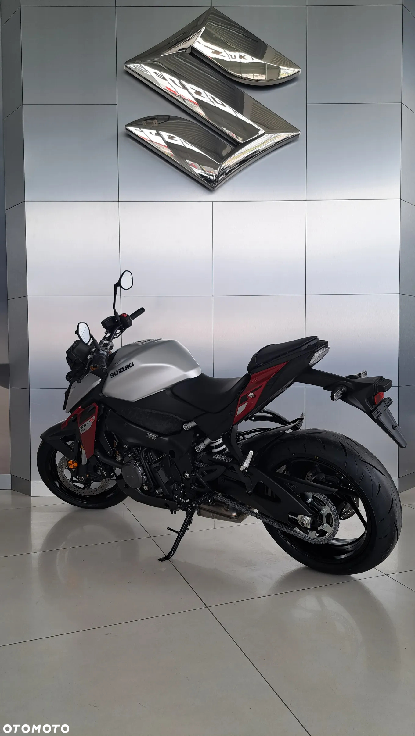 Suzuki GSX 1000 - 9