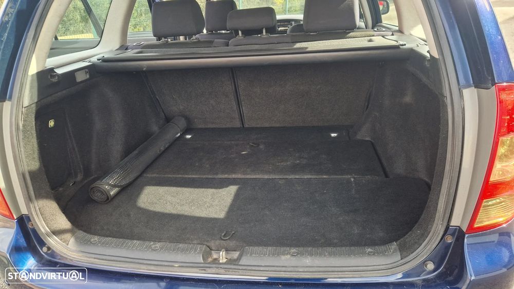 Toyota Corolla SW 1.4 D-4D AC - 6