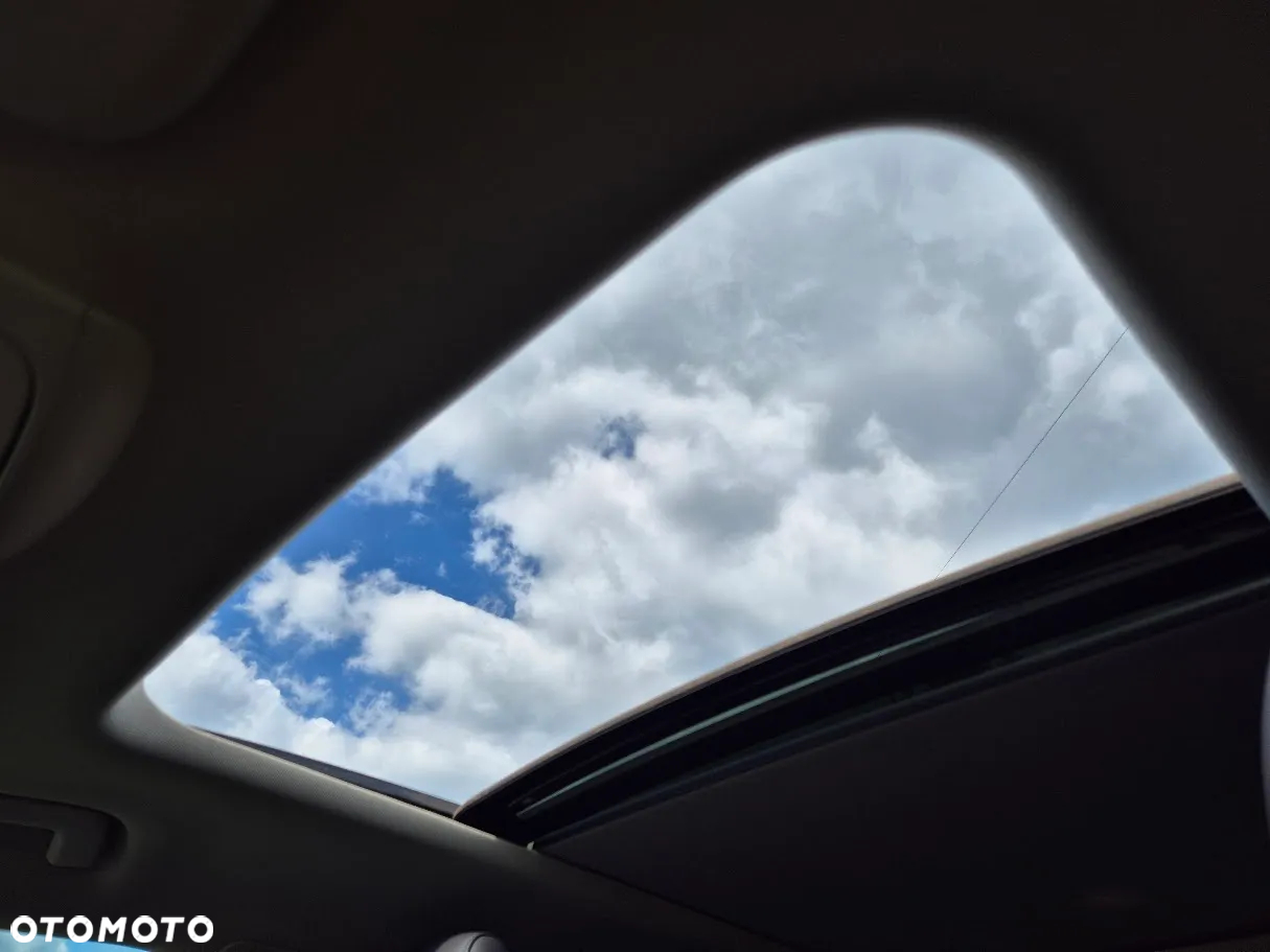 Ford Mondeo 2.0 Hybrid Titanium - 28