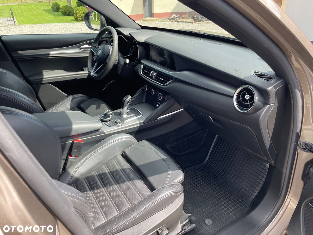 Alfa Romeo Stelvio 2.0 Turbo Sprint Q4 - 7