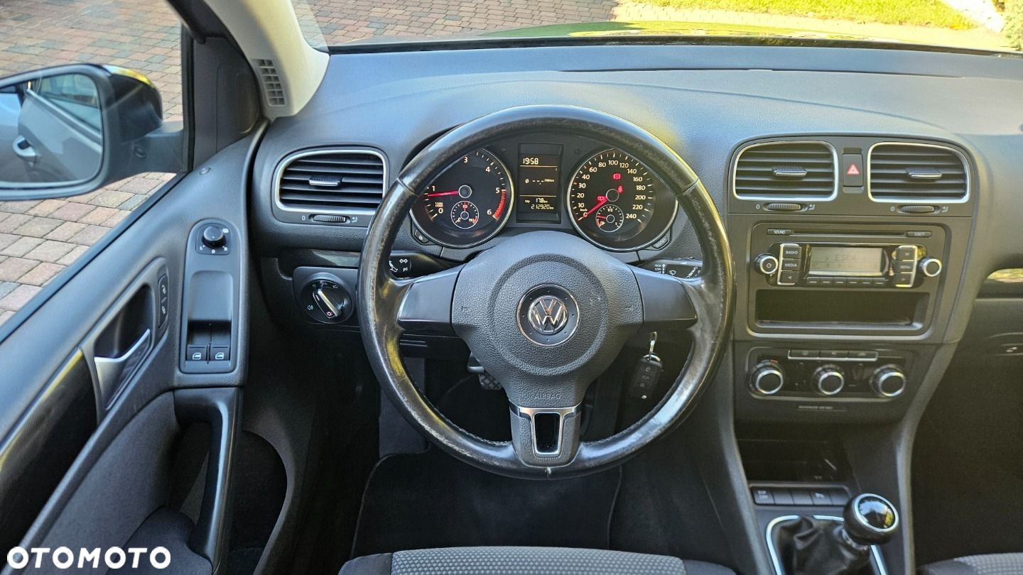 Volkswagen Golf - 16