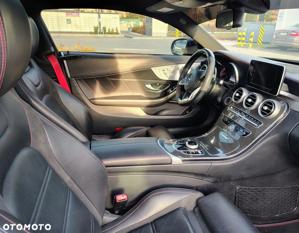 Mercedes-Benz Klasa C AMG 43 4Matic 9G-TRONIC Night Edition - 8