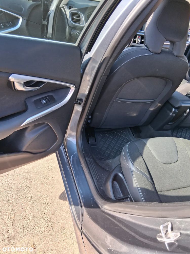 Volvo V40 - 11