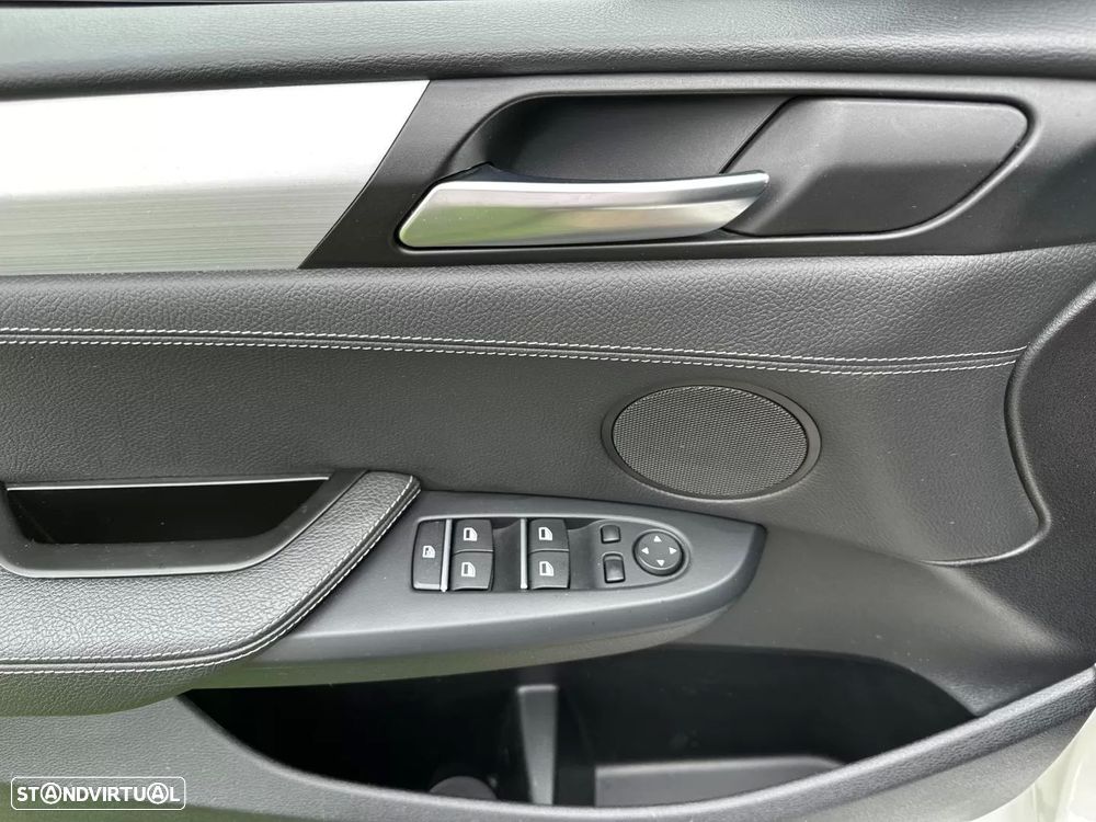 BMW X3 20 d xDrive Pack M Auto — fotografia 25