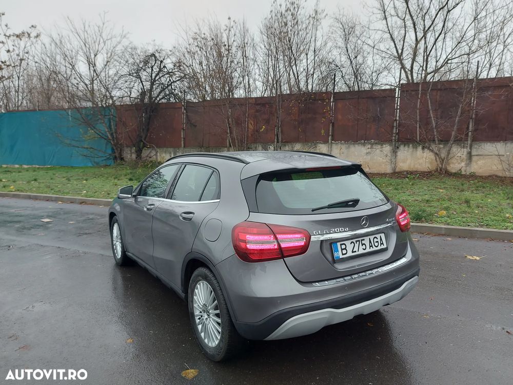 Mercedes-Benz GLA 200 d 4MATIC Aut. - 2