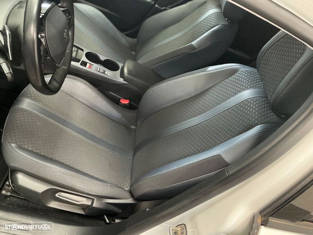 Peugeot 2008 PureTech 130 EAT8 Allure - 10