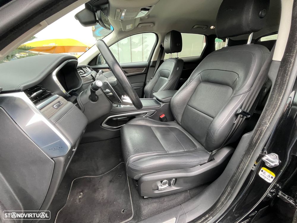 Jaguar F-Pace 2.0 P400e AWD - 29