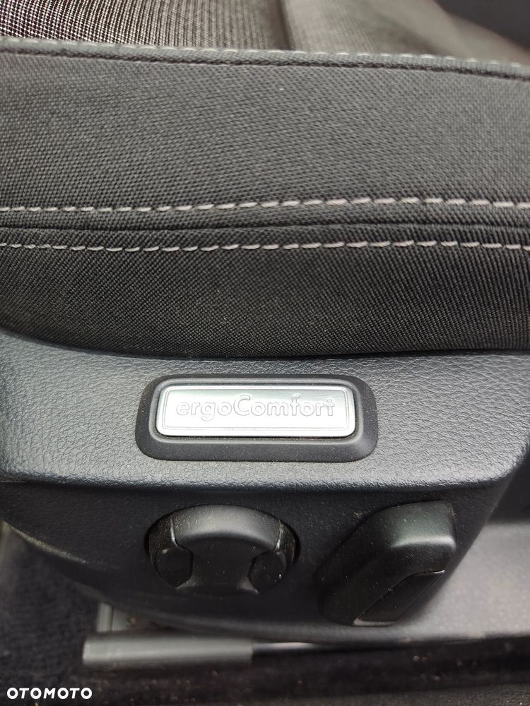Volkswagen Passat 2.0 TDI BMT Comfortline DSG - 25