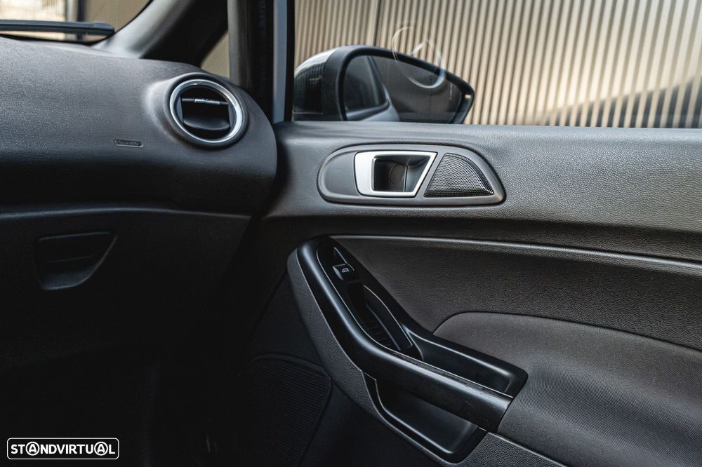Ford Fiesta - 17