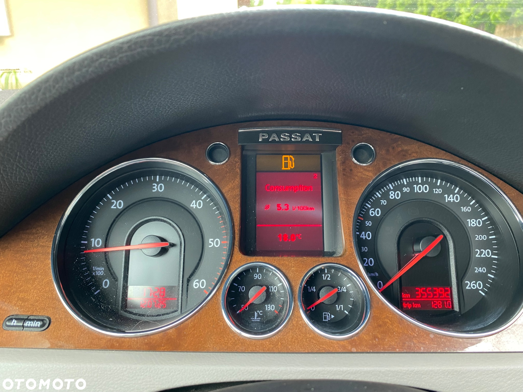 Volkswagen Passat - 24