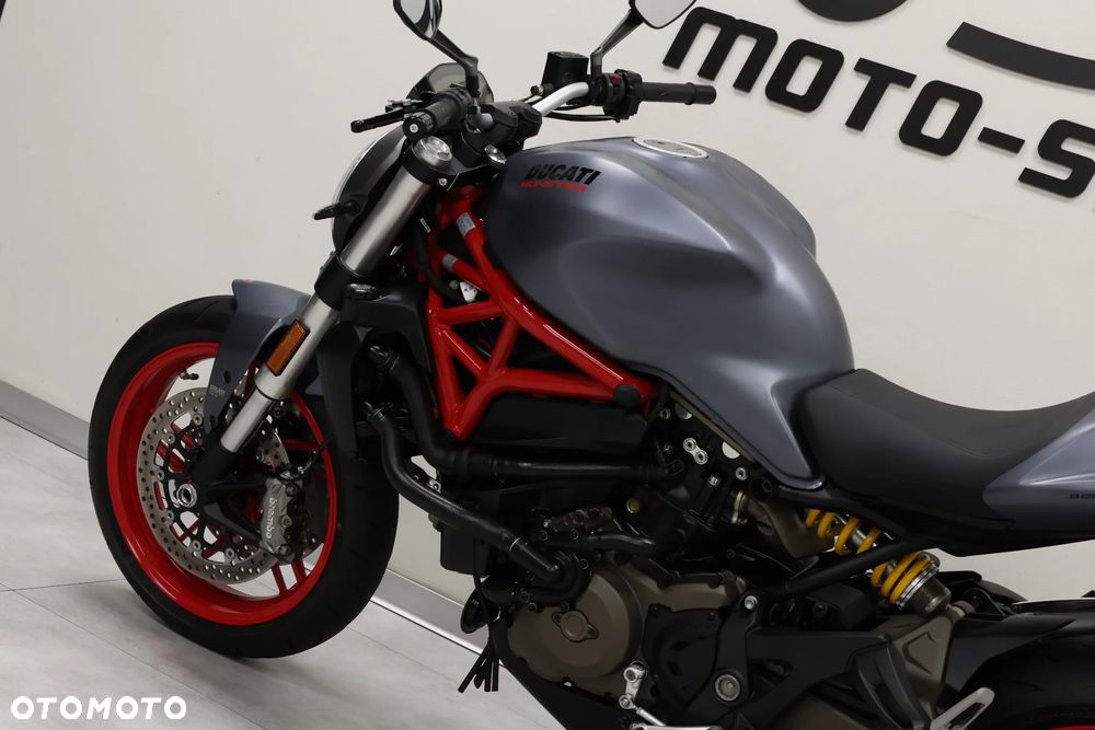 Ducati Monster - 17