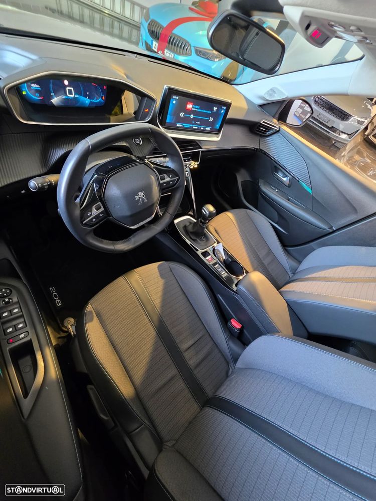 Peugeot 208 PureTech 100 Allure - 19