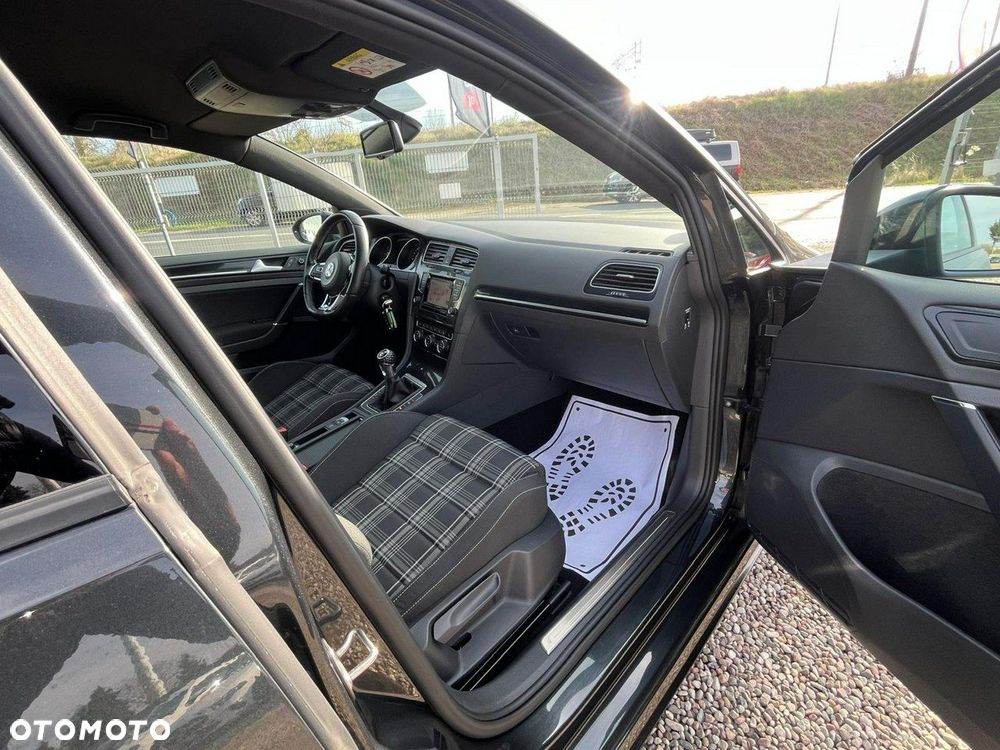 Volkswagen Golf 2.0 TDI BMT GTD - 16