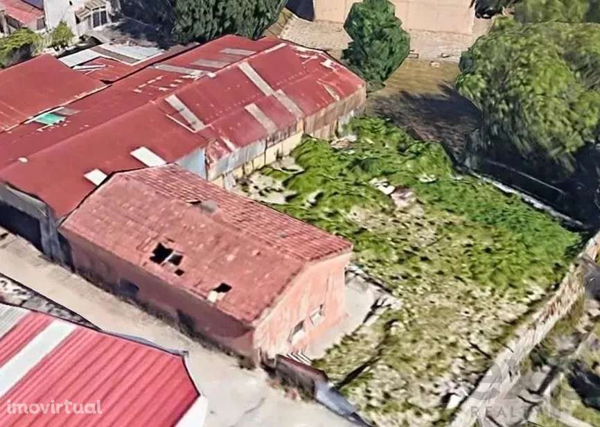 2 MORADIAS, ARMAZEM E TERRENO RÚSTICO - Grande imagem: 4/4