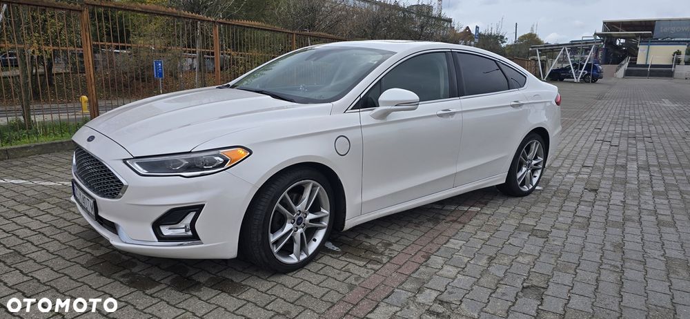 Ford Fusion - 1