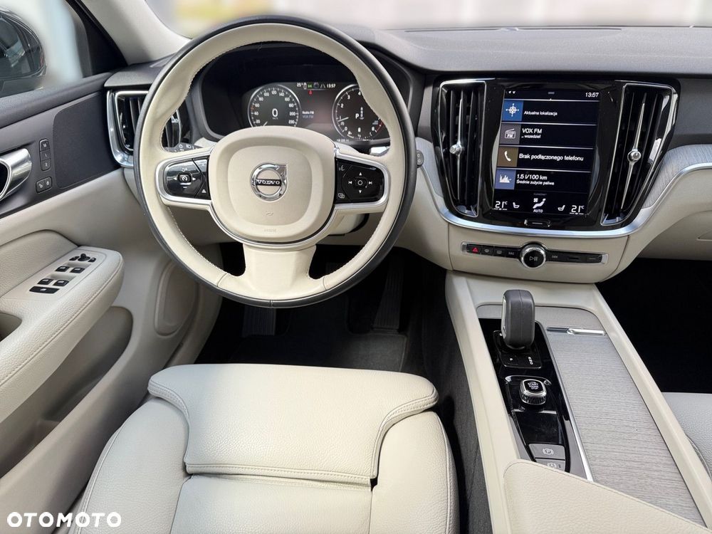 Volvo V60 Cross Country - 16