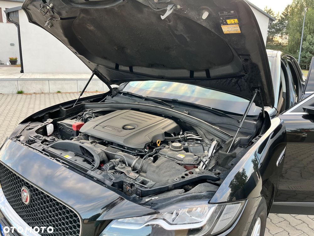 Jaguar F-Pace - 6