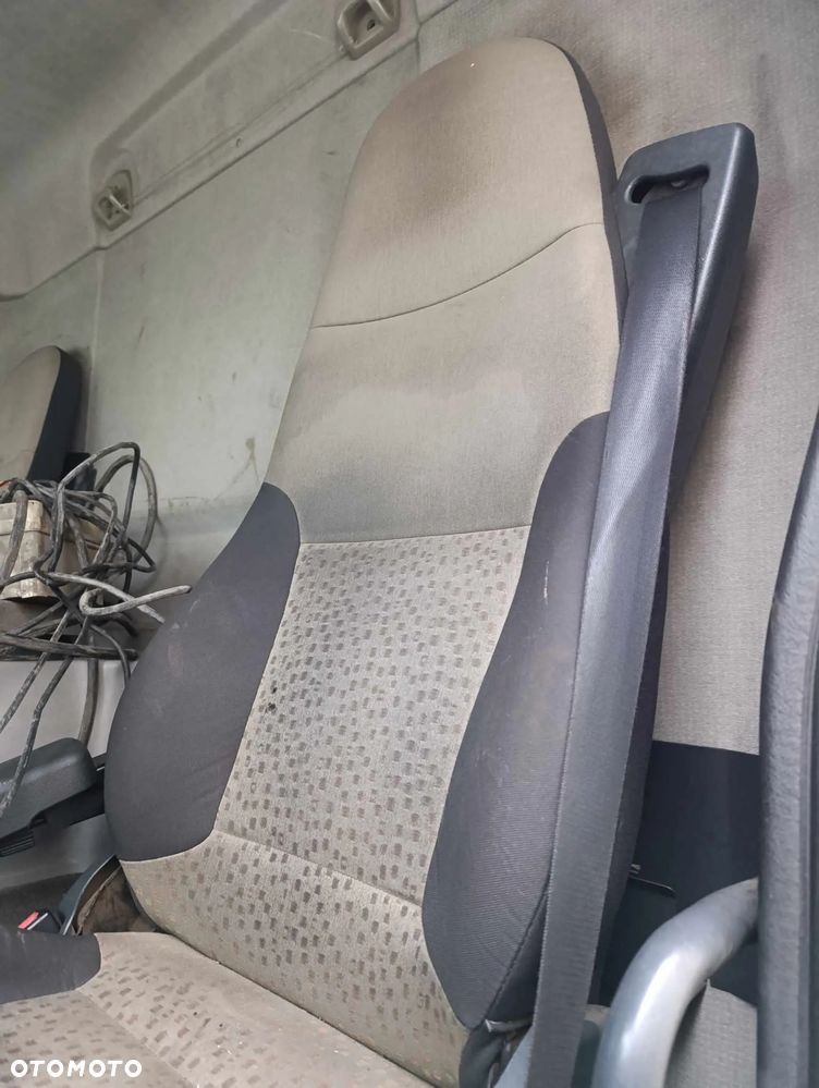 FOTEL LEWY KIEROWCY RENAULT MIDLUM DXI - 3