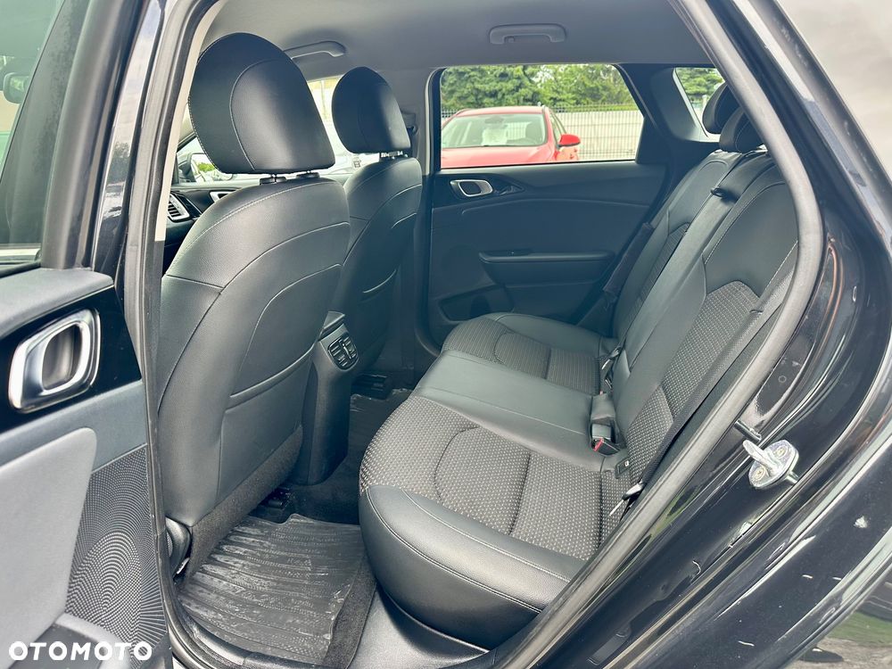 Kia Ceed 1.6 CRDi SCR L Business Line Plus DCT - 27