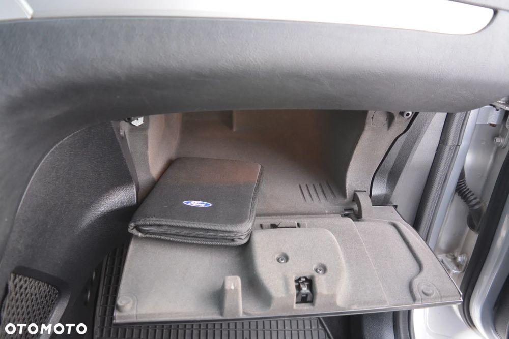 Ford Galaxy 2.0 Trend - 24