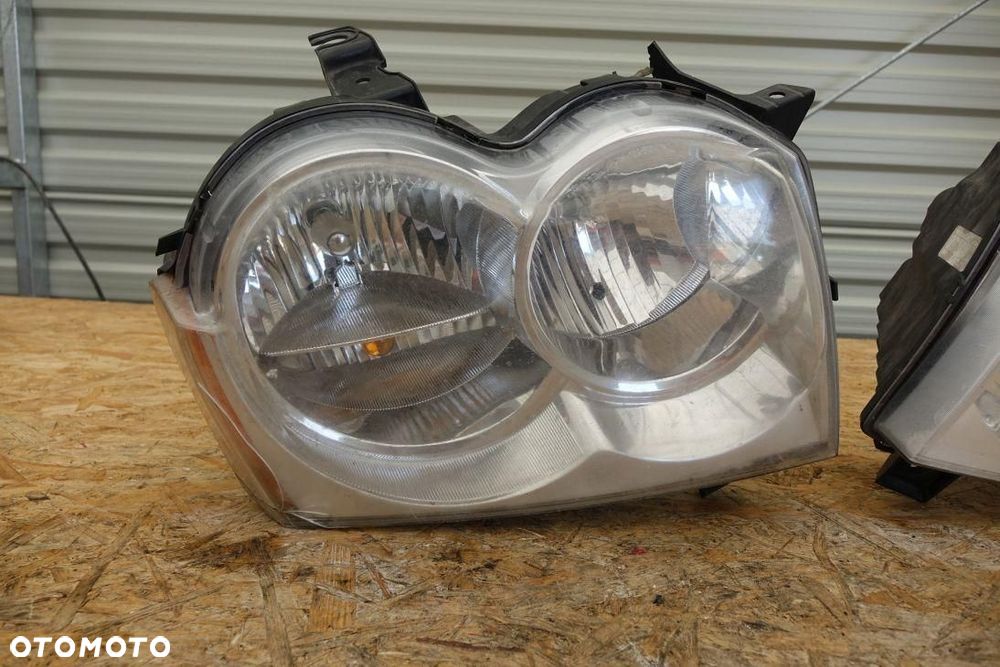 REFLEKTOR 2 LAMPY PRZÓD LEWA PRAWA LAMPA JEEP GRAND CHEROKEE WK1 123232 - 2