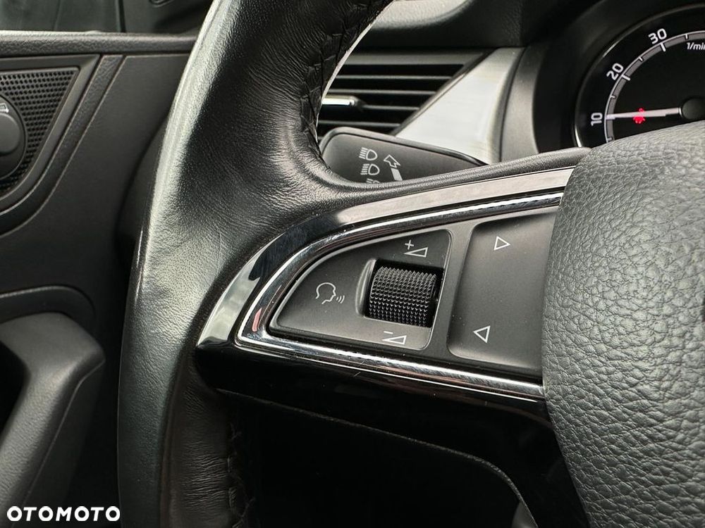 Skoda RAPID 1.0 TSI Ambition - 12