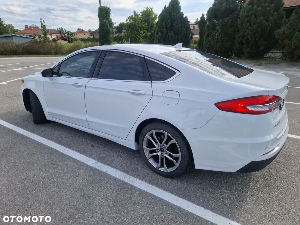 Ford Fusion - 9