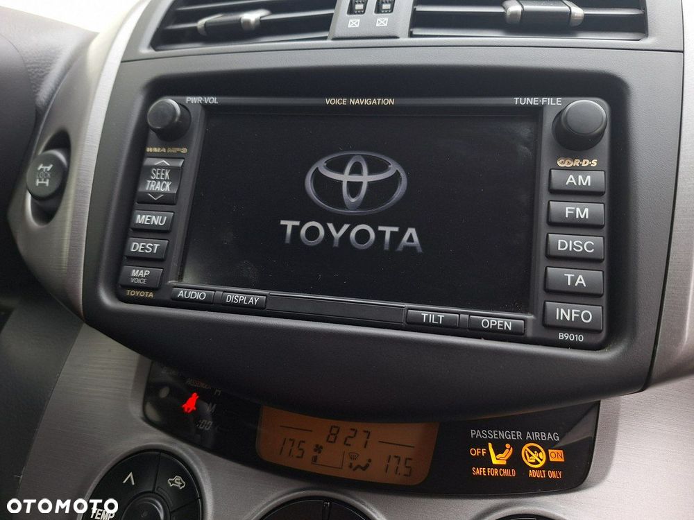 Toyota RAV4 - 8