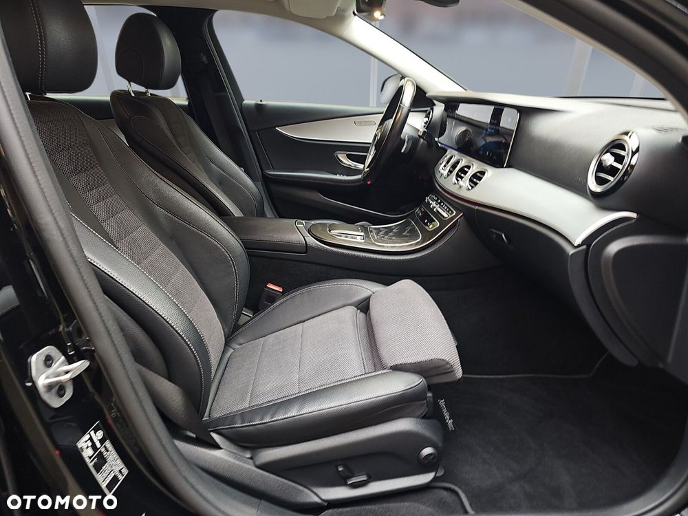 Mercedes-Benz Klasa E 220 d 4-Matic - 9