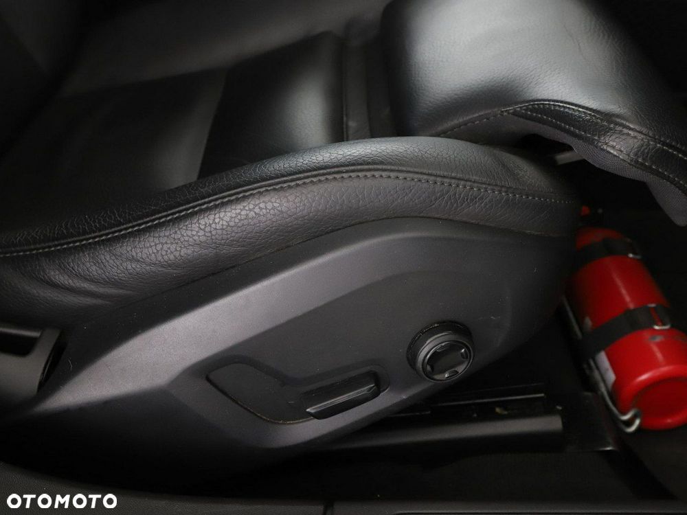 Volvo V90 T8 Twin Engine AWD Momentum - 37