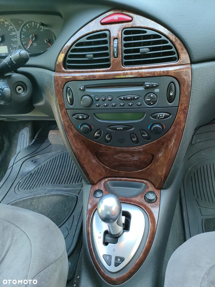 Citroën C5 2.0 HDi X - 25