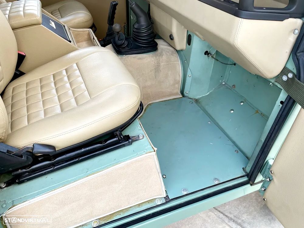 Land Rover Defender 90 2.5 TDi Metal Top - 35