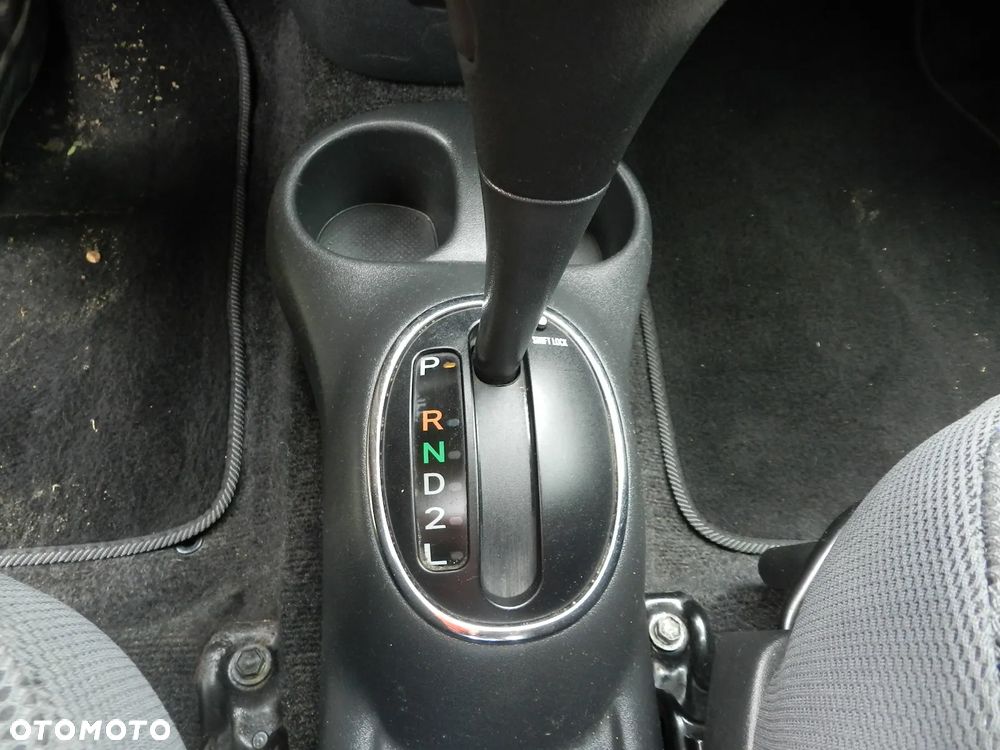 Toyota Yaris Verso 1.3 Automatik Sol - 8